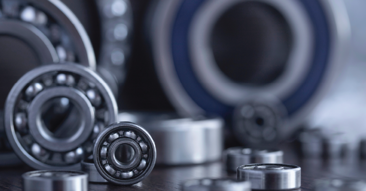 A composition photo with bearings of all sizes.